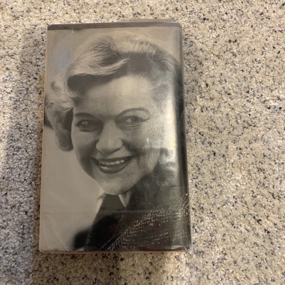 Women’s book bundle - Picture 4 of 8